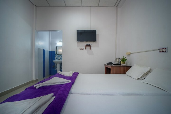 Room 25 of 43
