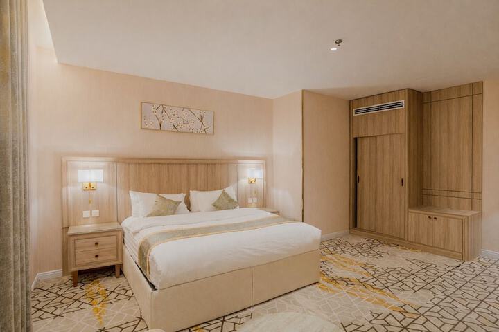 Room 13 of 73