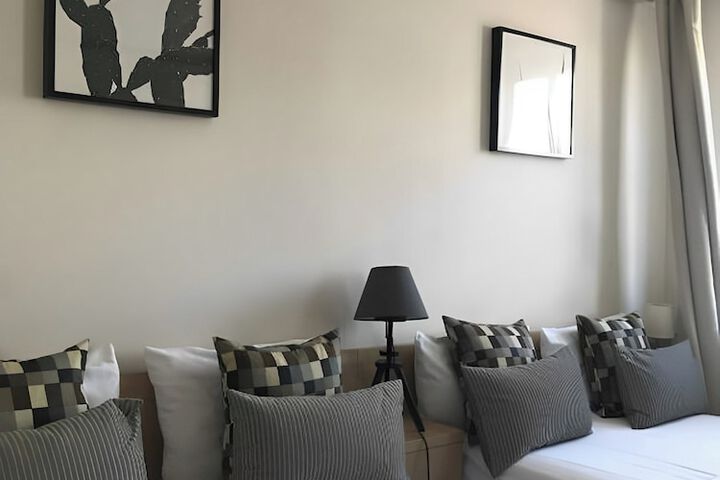 Room 17 of 40