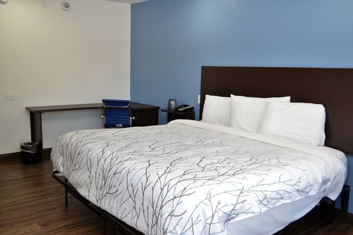 Standard King Bed Accessible (3 of 13)