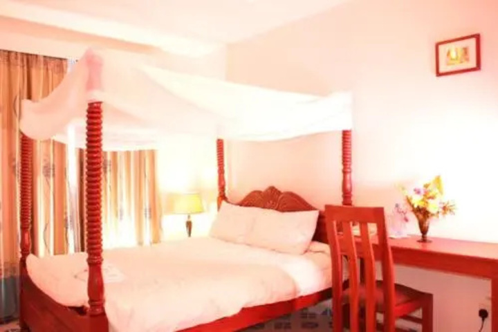Room 3 of 16