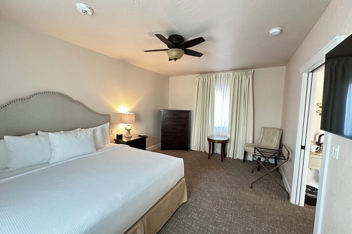 Room 18 of 149