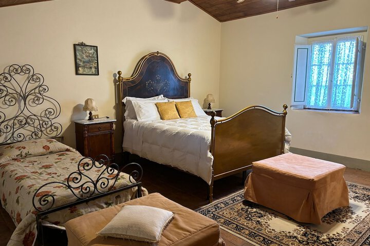 Room 4 of 17