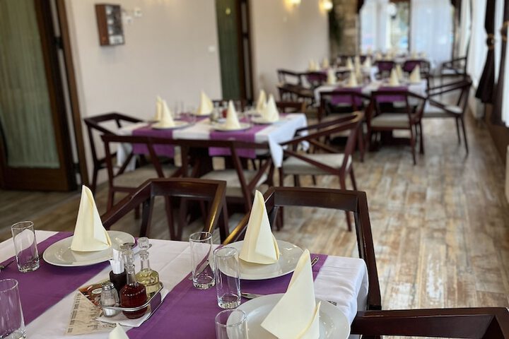 Dining 82 of 109