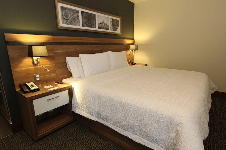 Room 12 of 65