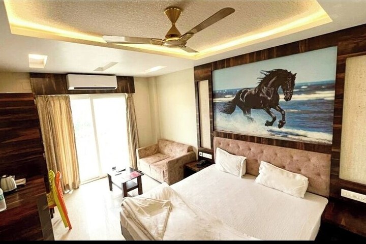 Room 16 of 40