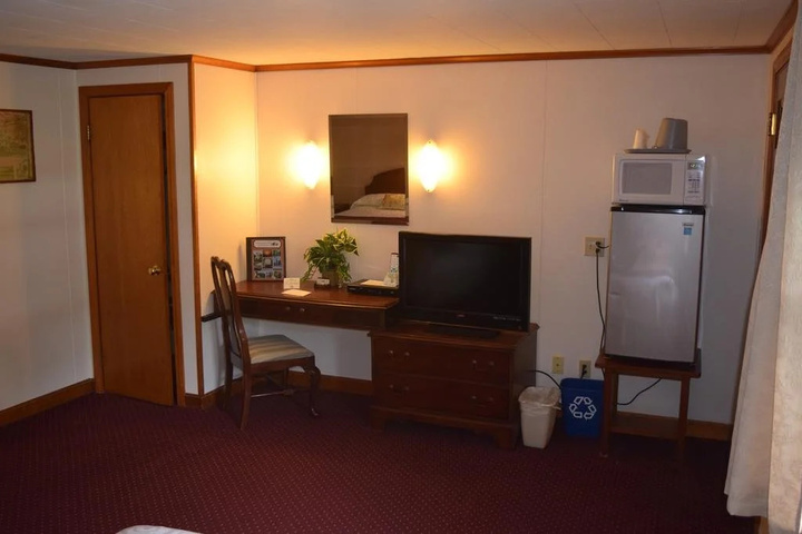 Room 4 of 11
