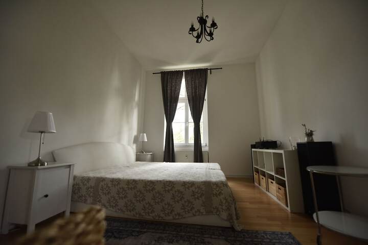 Room 7 of 79