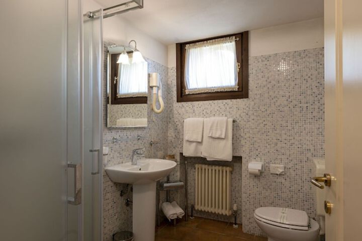 Room 30 of 52