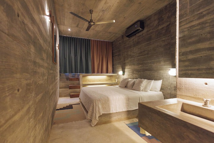 Room 12 of 51