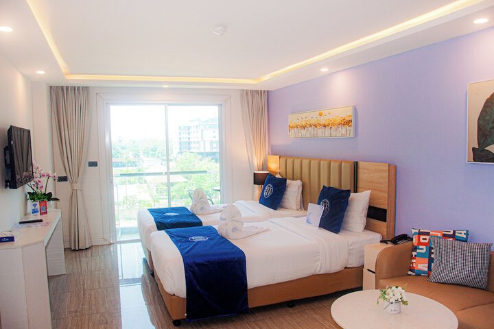 Room 4 of 168