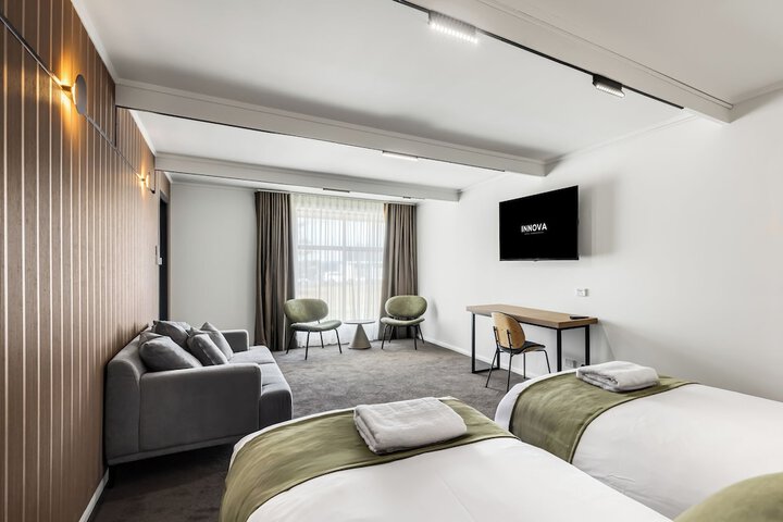 Room 33 of 57