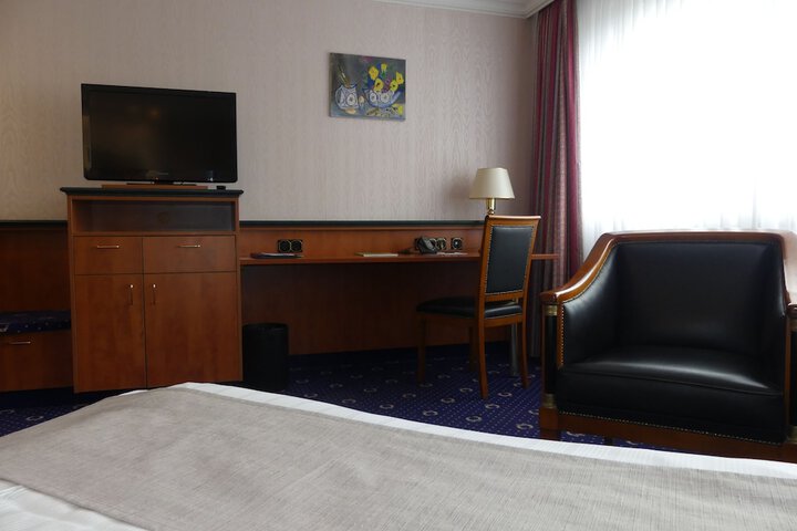 Room 43 of 72