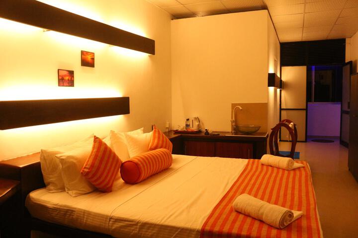 Room 2 of 9