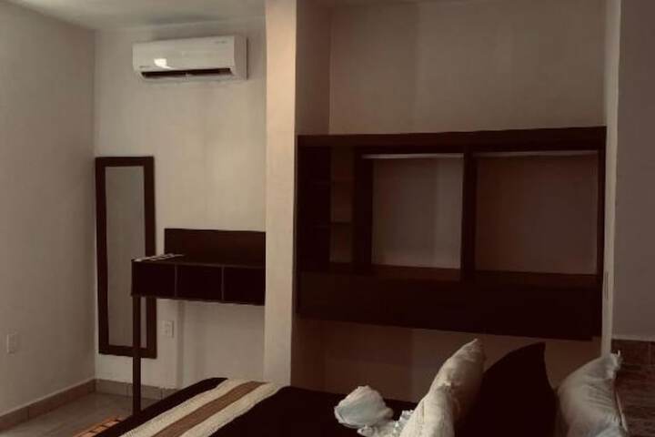 Room 2 of 10