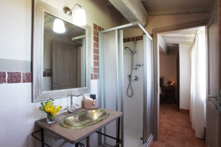 Room 4 of 47