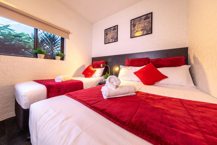 Room 10 of 73