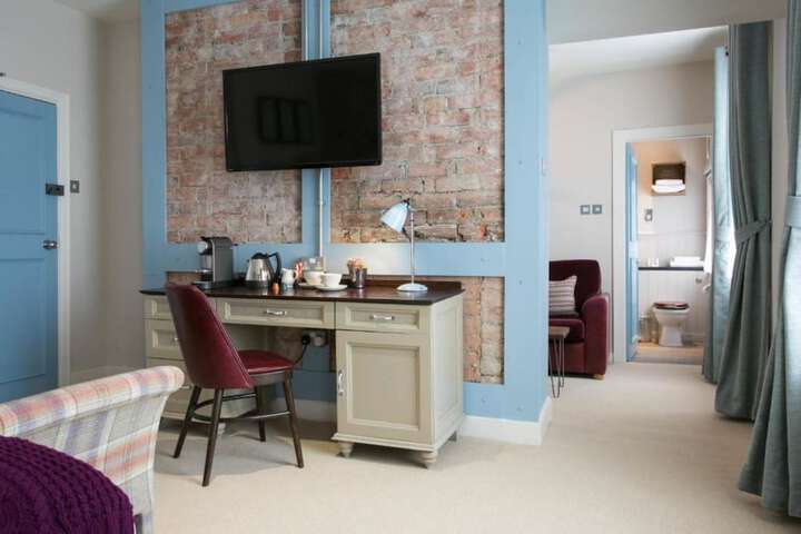 Room 13 of 25