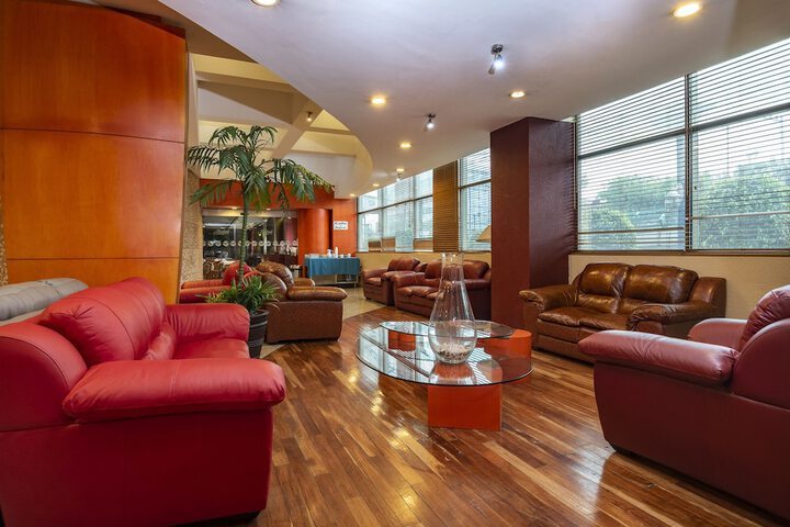Entrance & Lobby