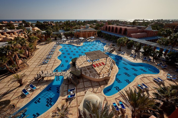 Pool 52 of 120