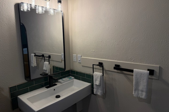 Room 32 of 57