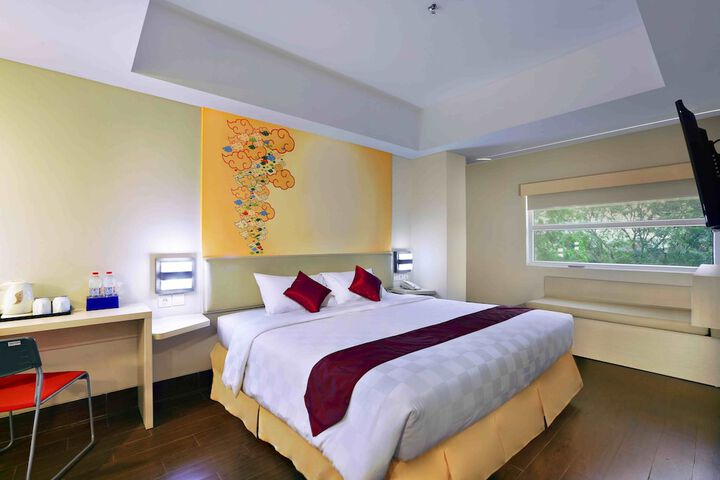 Room 12 of 38
