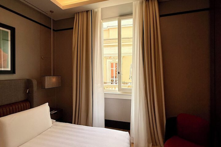 Room 32 of 131