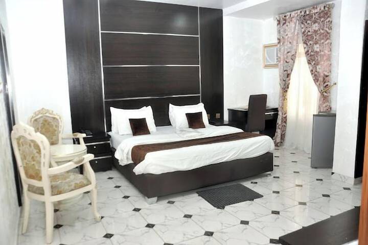 Room 12 of 64