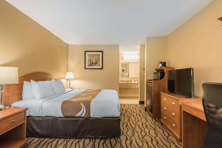 Standard | King Bed (11 of 12)
