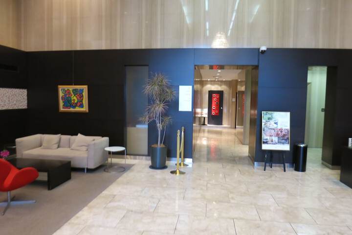 Entrance & Lobby