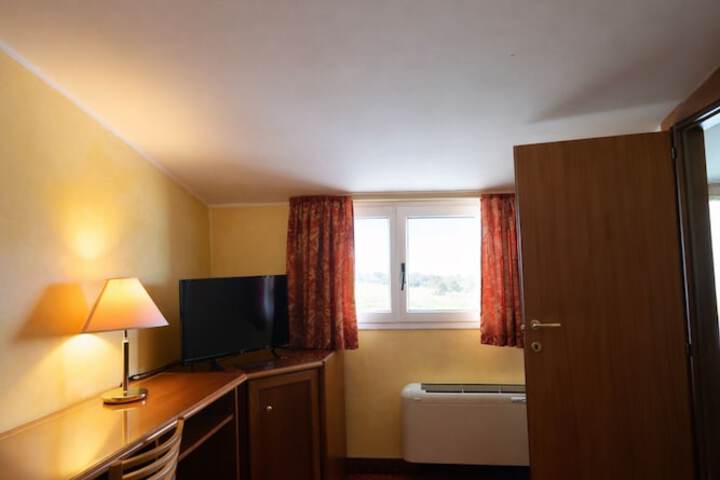 Room 36 of 105