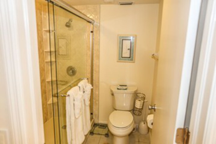 Room 2 of 23