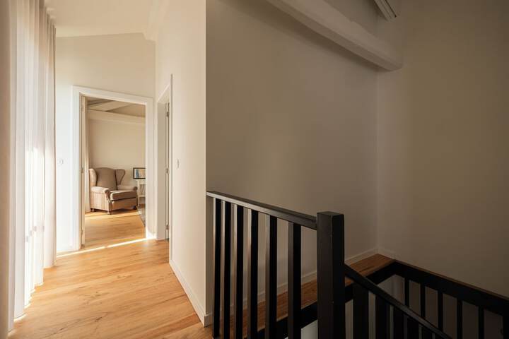 Room 10 of 100