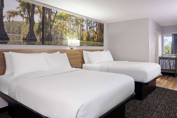 1 King Bed Studio Efficiency Suite (8 of 19)