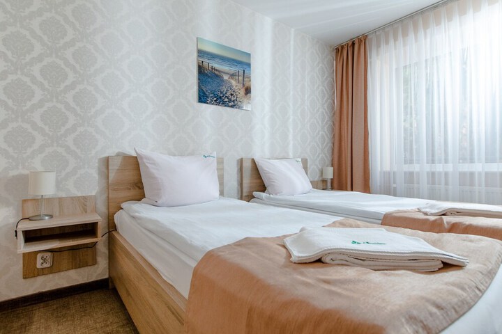 Room 9 of 32