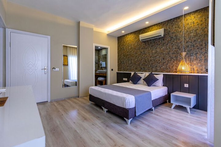 Room 15 of 21