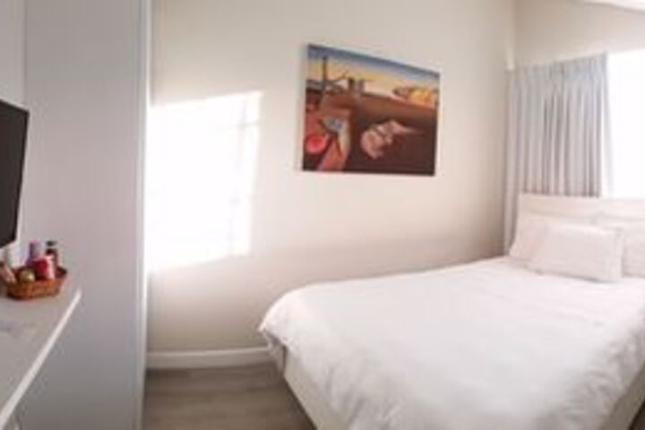 Room 9 of 22