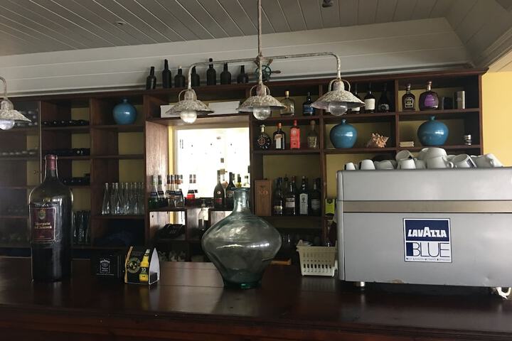 Lounge 41 of 60