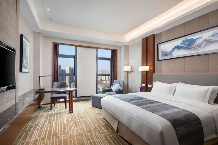 Room 4 of 14