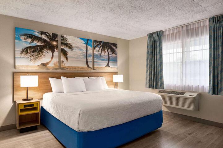2 Double Beds (1 of 8)