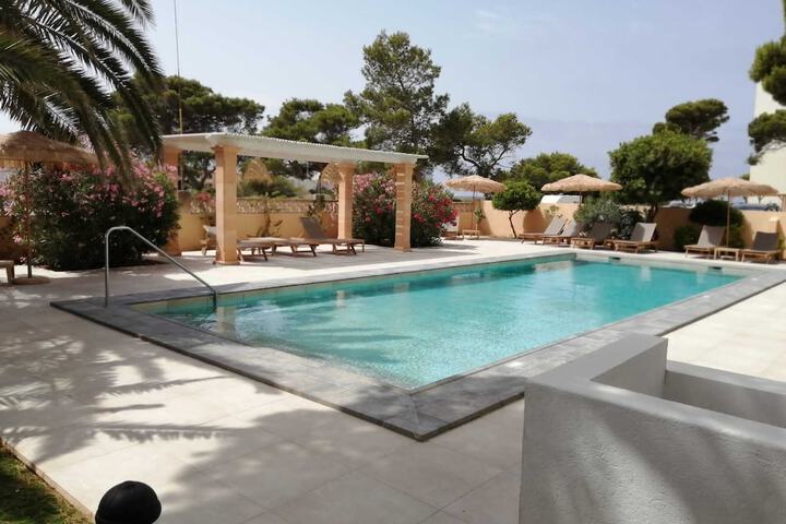 Pool 20 of 69