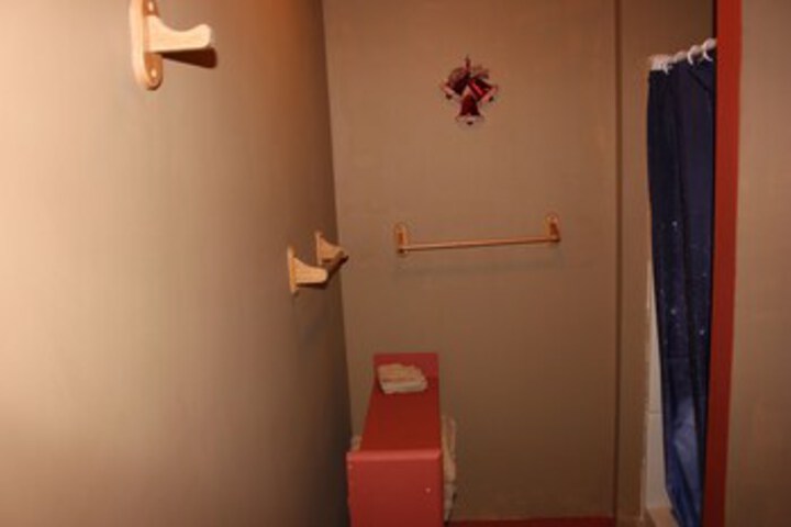Room 17 of 140