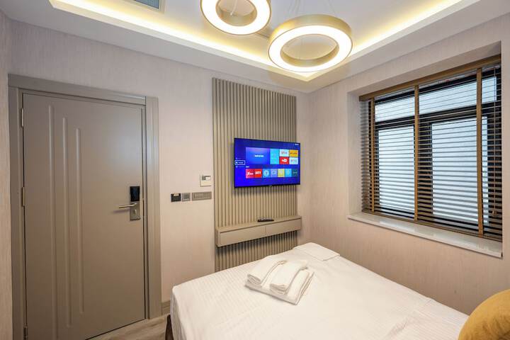 Room 17 of 42