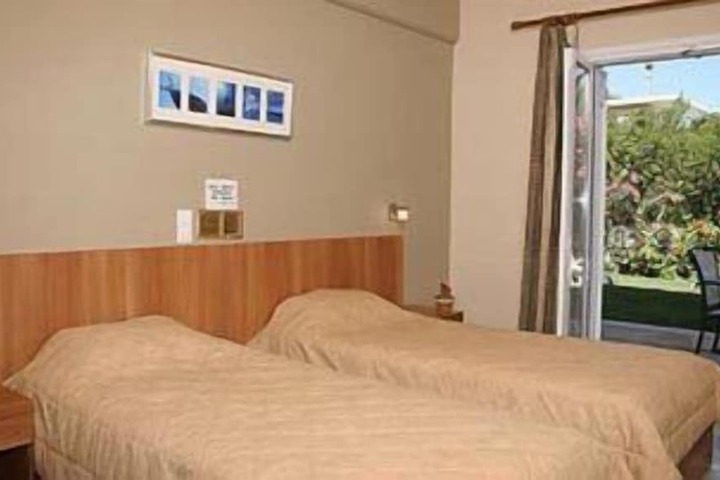 Room 14 of 38