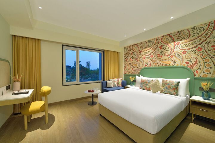Room 9 of 20