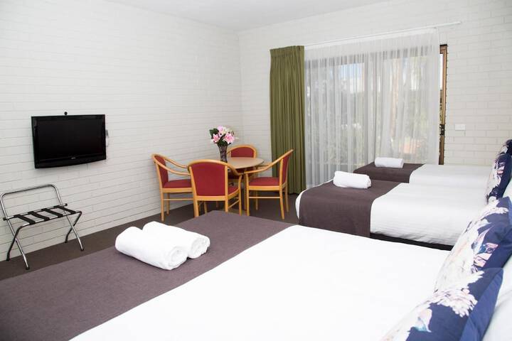 Room 15 of 49
