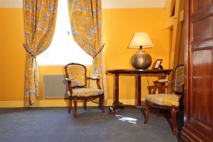 Room 30 of 83