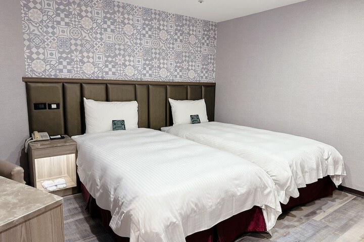Room 7 of 21