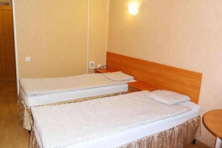 Room 2 of 4
