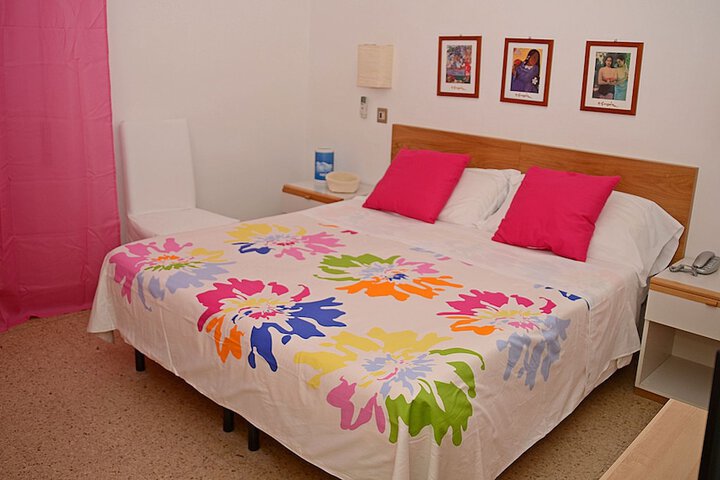 Room 26 of 63